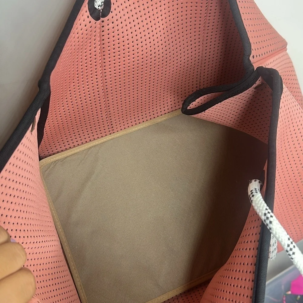 Mayamar neoprene tote bag VGUC